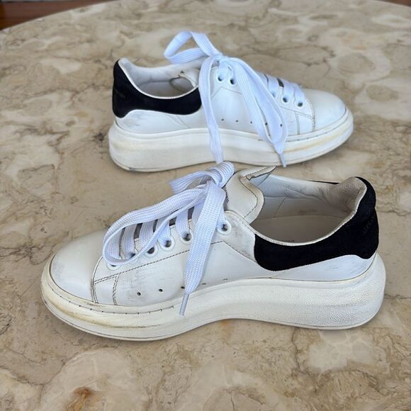 Alexander McQueen Suede Trim Oversized Sneakers - Picture 7 of 12